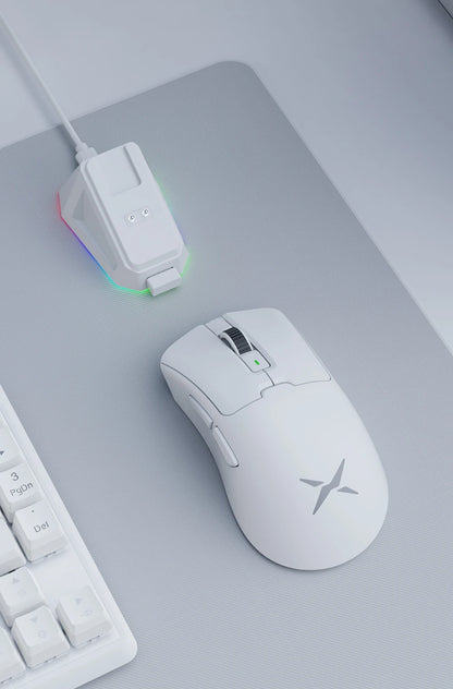 Ergonomic Wireless Precision Mouse – Lightweight 63g with Charging Dock