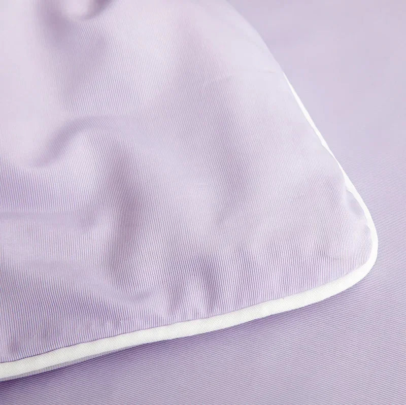 Cooling Ice Silk Summer Blanket – Lightweight Breathable Comforter for Hot Nights